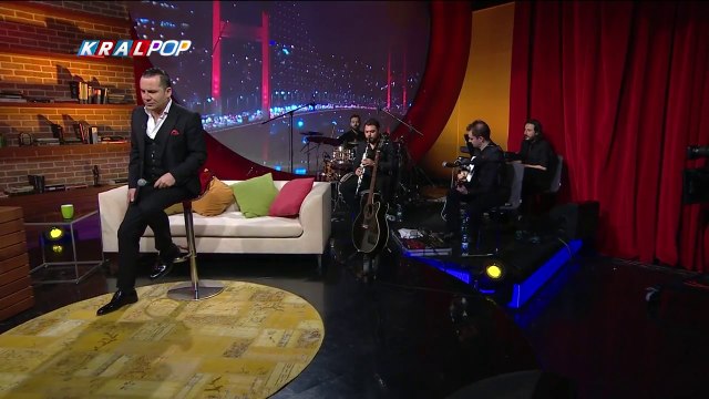 Ferhat Göçer - Aşkın Mevsimi Olmaz Ki (Mehmet'in Gezgeni)