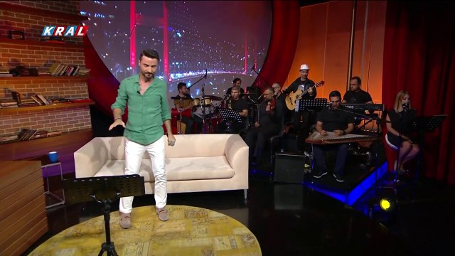 Sinan Özen - Öpsene Beni (Mehmet'in Gezegeni)