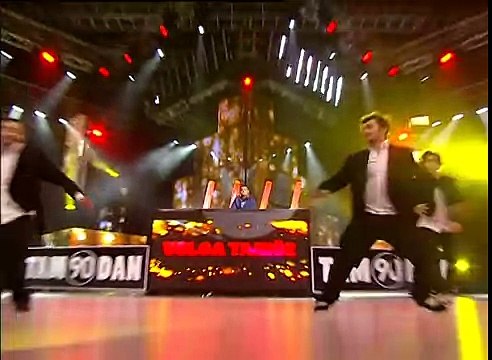 Volga Tamöz feat. Burak Kut - Benimle Oynama - 2011 Kral Müzik Ödülleri