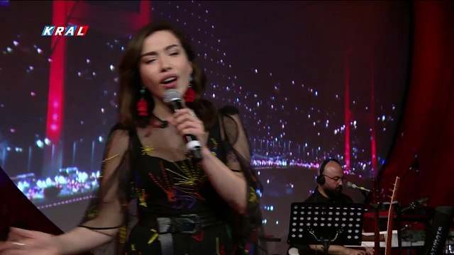 Burcu Güneş - Biz Aşkı Meleklerden Çaldık