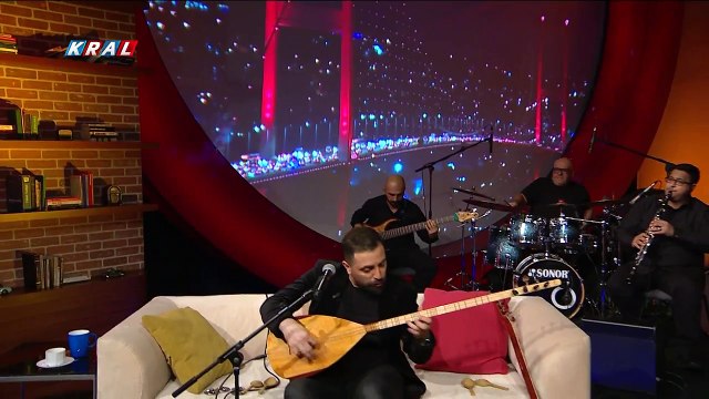 Anam Ağlar Başucumda Oturur - İsmail Altunsaray