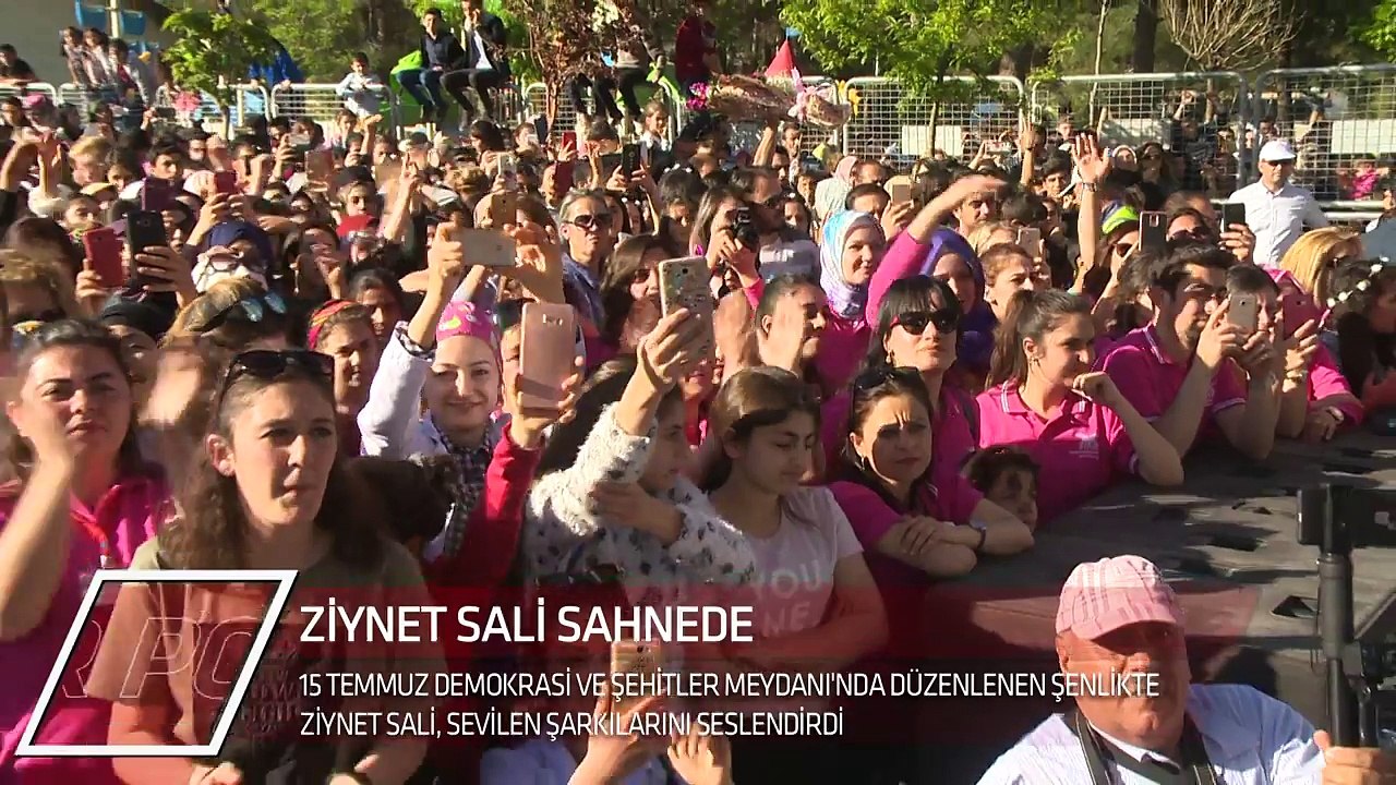 Ziynet Sali “Genç Kızlar Buluşuyor” Şenliği Kapsamında Mardin’de Sahneye Çıktı