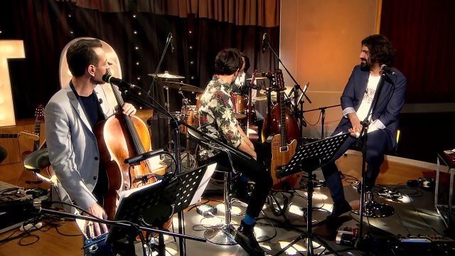 Rubato ile 'Başka Şarkı' - Yalın (Tam Kayıt)