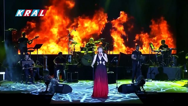 Funda Arar - Yak Gel