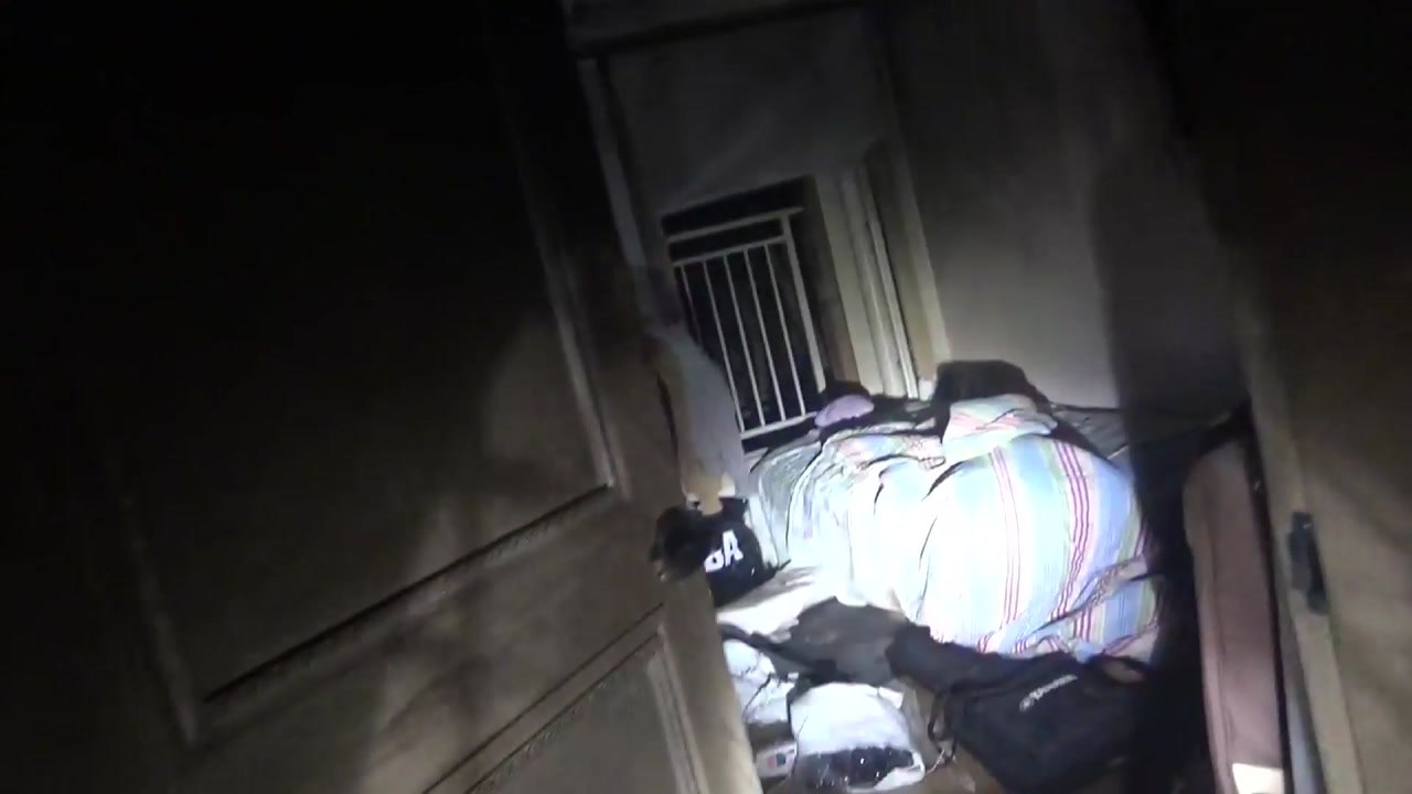 잠실 아파트 화재로 일가족 3명 중태..."에어컨 주변에서 불" / YTN