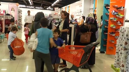 Down Sendromlu Çocuğun Bayramlık Sevinci Duygulandırdı