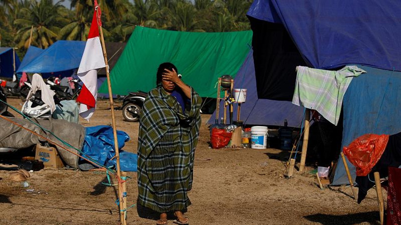 Trauma auf Lombok: 270.000 können nicht in ihre Häuser zurück