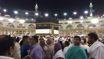 Milyonlarca Müslüman Kabe'ye Akın Ediyor