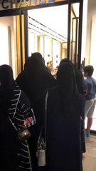 Lüks markaların İstanbul mağazalarının önünde petro-dolar kuyrukları oluştu