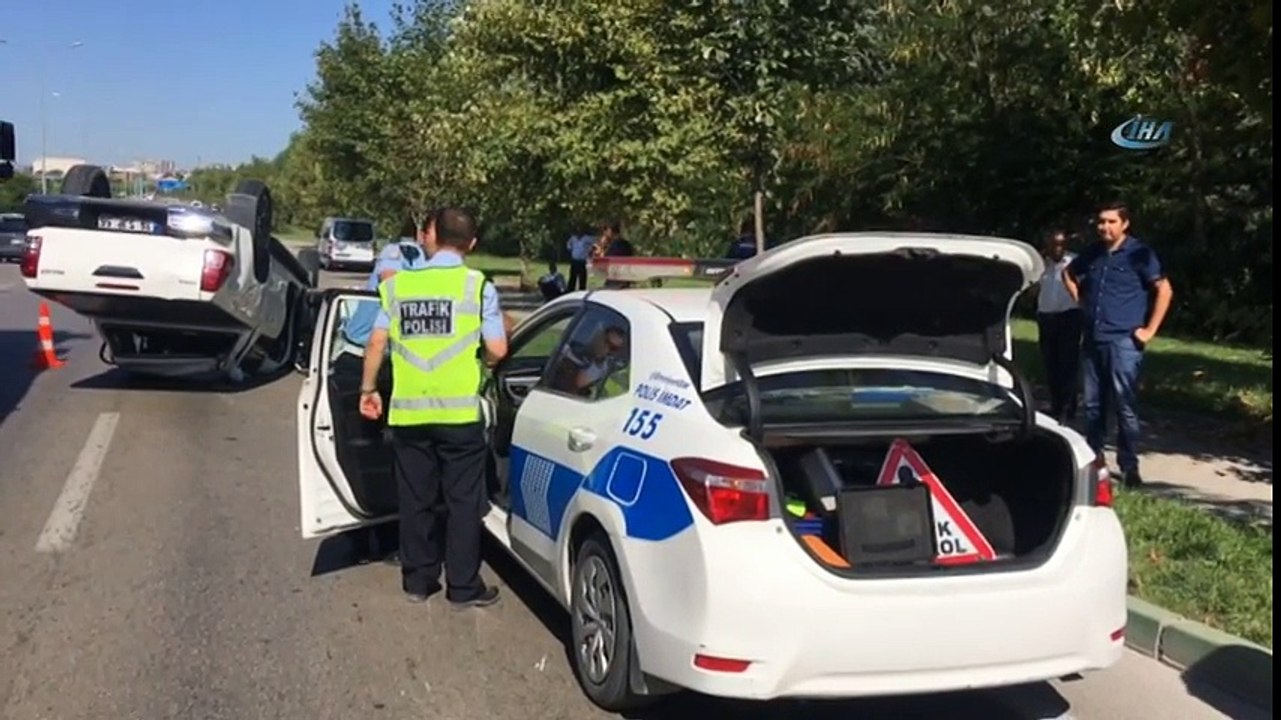 Bursa'da Bir Kamyonet Takla Attı: 2 Yaralı
