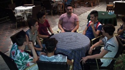 Ünlü oyuncuya benzeyen genç ilgi odağı oldu