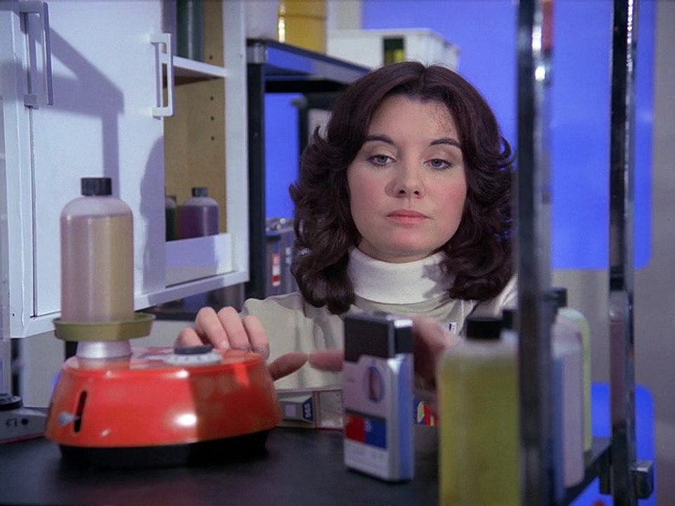 Mondbasis Alpha 1  S02E19 - Tödliche Strahlung