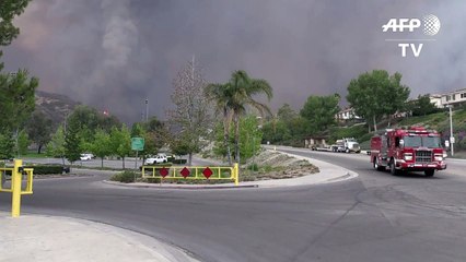 Californie: le 'Holy Fire' menace les habitations