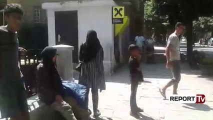 Report TV - Kapen 20 refugjatë të paligjshëm në Korçë, mes tyre gra dhe fëmijë