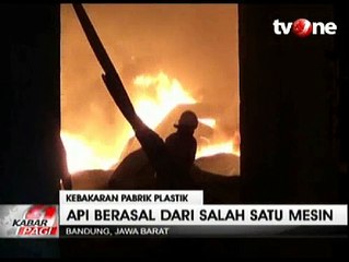 Kebakaran Melanda Pabrik Plastik di Bandung