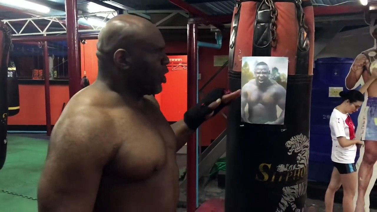 Bob Sapp menace Bombardier