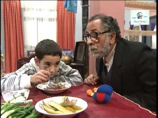 مشهد مضحك من مسلسل انت عمري المليونيرية اللي متلك شو بياكلو