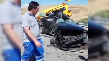 Taksiyle otomobil çarpıştı: 3 ölü, 1 yaralı - ELAZIĞ
