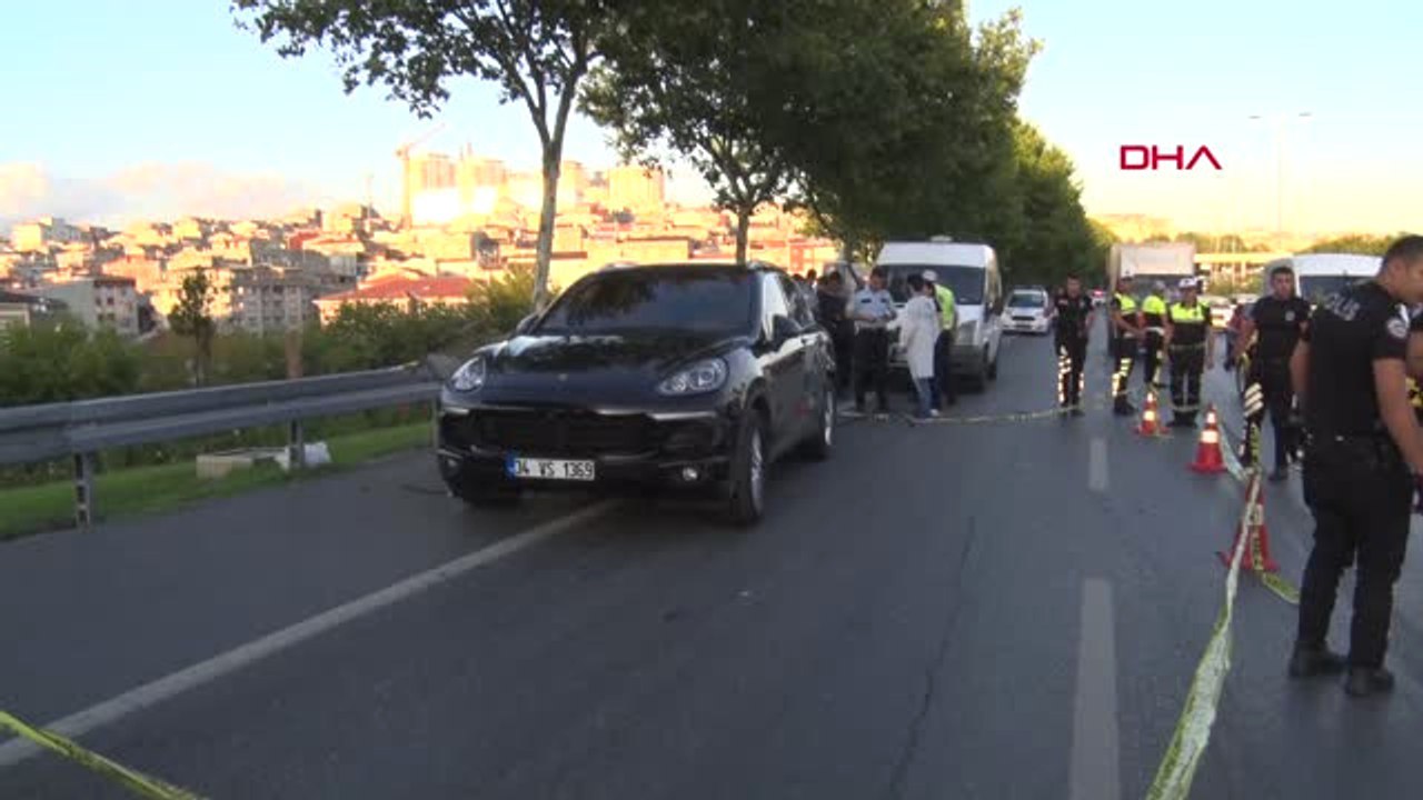 İstanbul 'Dur' İhtarına Uymayan Lüks Araçtakile...