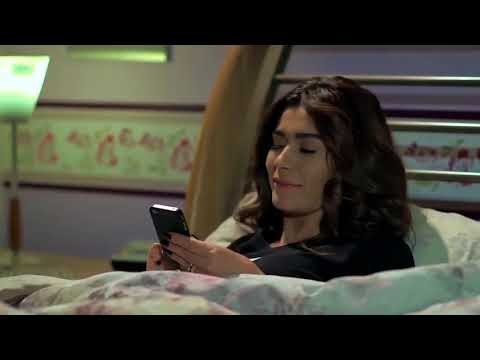 دينا تتظاهر انها نائمة امام بنتها - نادين الراسي - سنعود بعد قليل