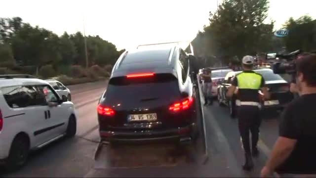 Polis Dur İhtarına Uymayan Lüks Araca Ateş Açtı