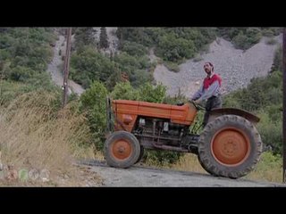 عادل يخبر المختار برؤيته  سليم مع فتاه  - مسلسل ضيعة ضايعة - الجزء الأول ـ الحلقة13 - العريس