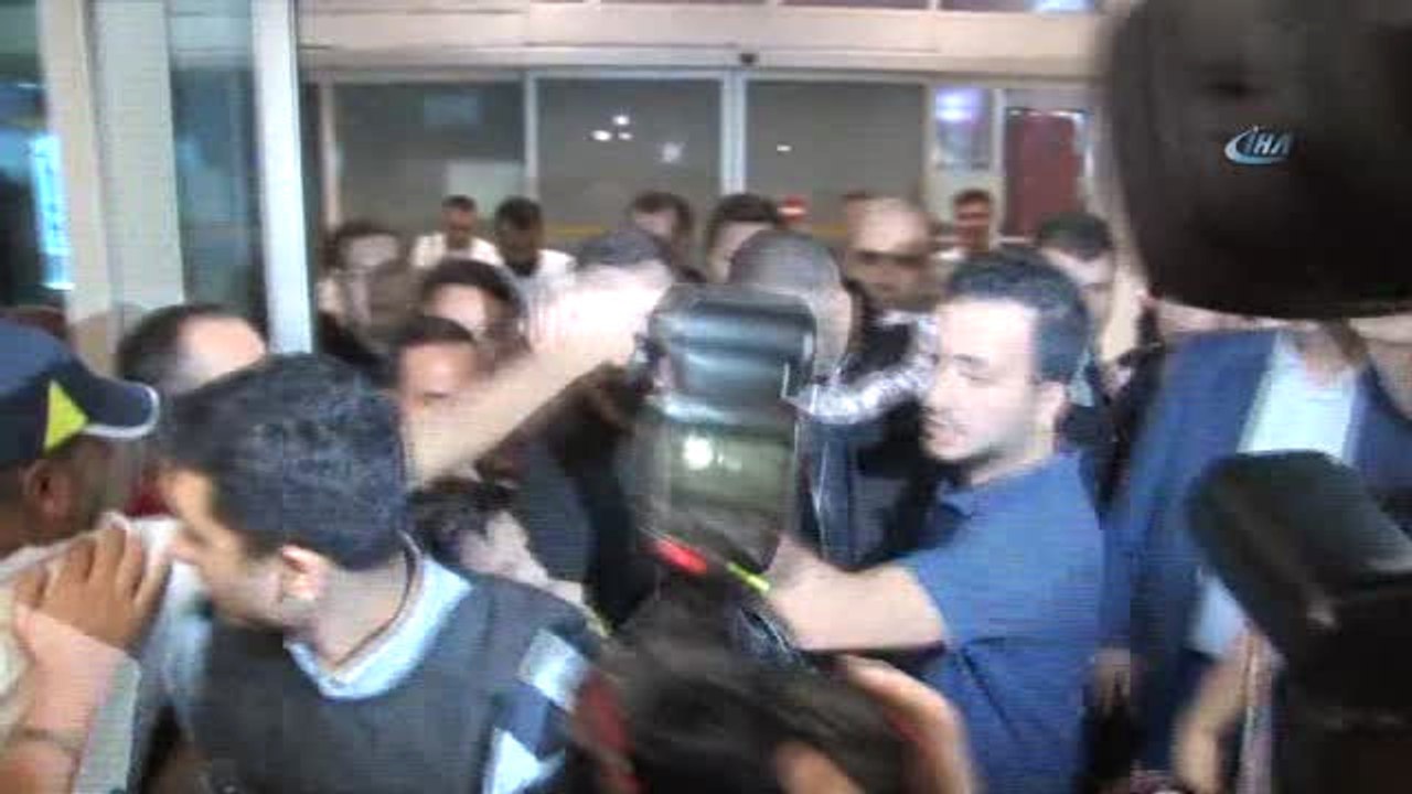 Slimani İstanbul'a Geldi