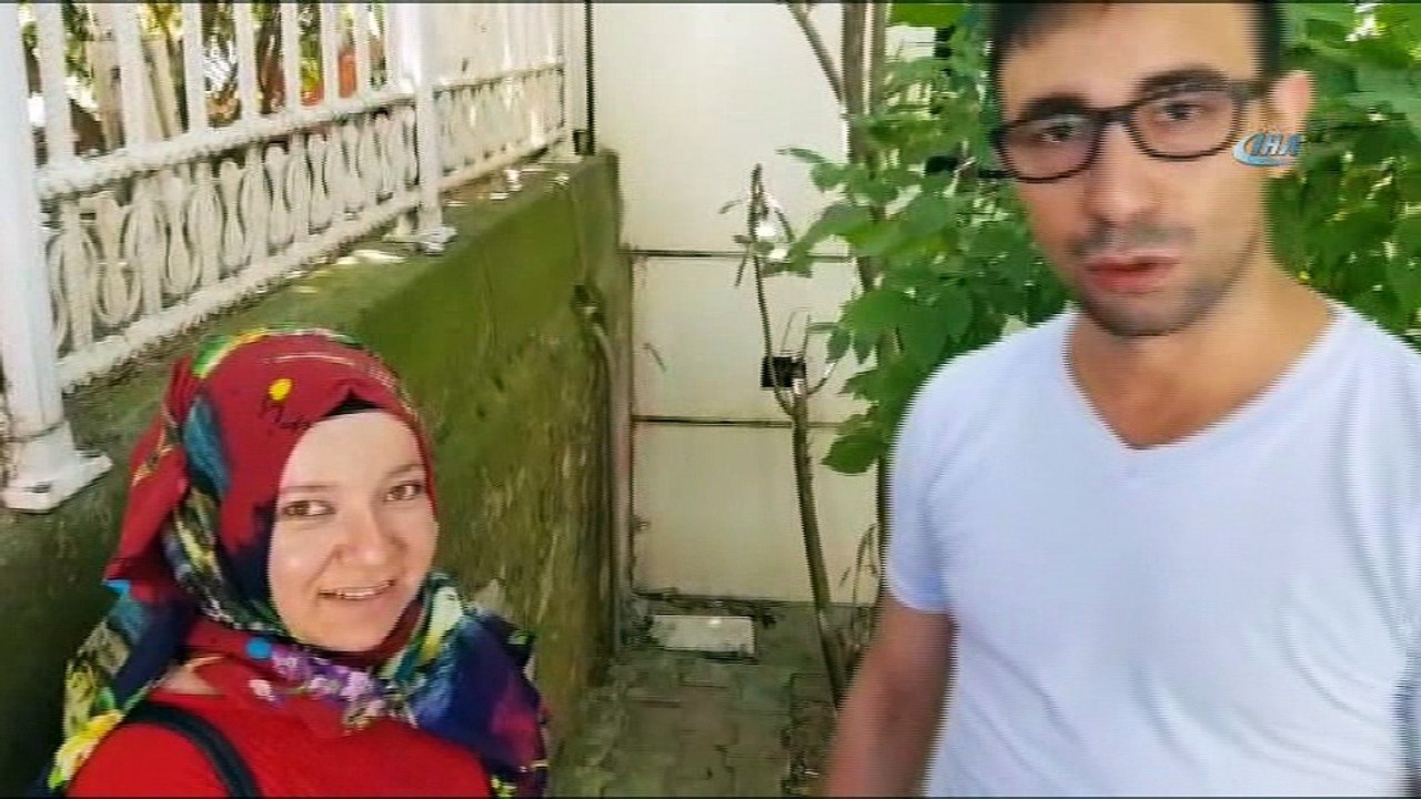 Hastaneye gittiler, itfaiye ekiplerinin kurtardığı kediyi sahiplendiler