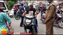 सख्ती- दून पुलिस ने पीछे बैठी सवारी के हेलमेट नहीं पहनने पर काटा चालान