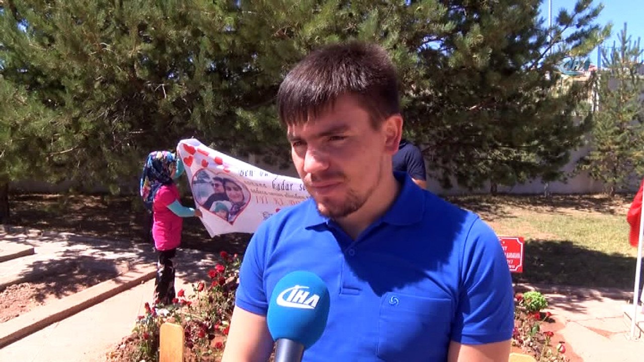 Şehit annesiz ilk doğum günü...Şehit Nurcan Karakaya'nın doğum gününde baba ocağında hüzün hakim