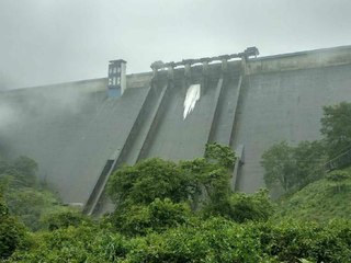 ഇടമലയാര്‍ ഡാമിന്റെ മൂന്ന് ഷട്ടറുകള്‍ അടച്ചു | Oneindia Malayalam