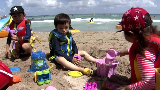여전한 폭염 기세...막바지 피서객 북적 / YTN