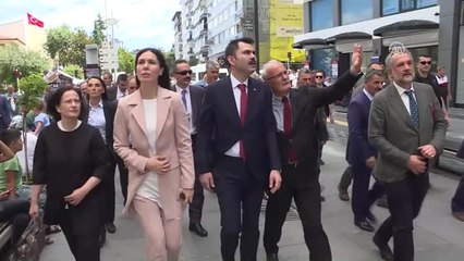 Descargar video: Çevre ve Şehircilik Bakanı Murat Kurum'un Esnaf Ziyareti