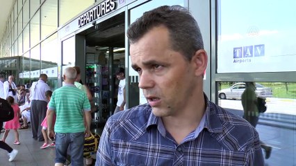 Makedonya'dan ilk hac kafilesi yola çıktı - ÜSKÜP