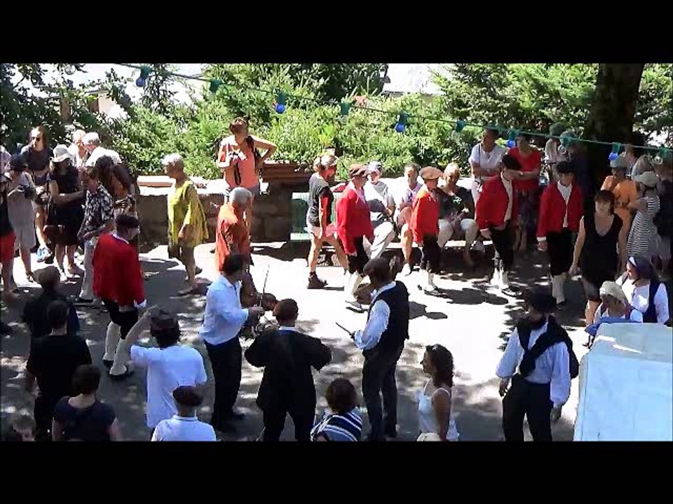 AAS , village ossalois    - 5 aout 2018 -  Ici! c'est la fête.