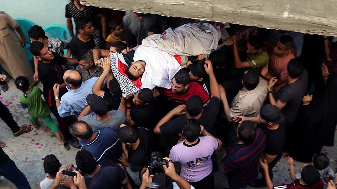 غزة تشيّع قتلاها الذين سقطوا في اشتباكات مع الجيش الإسرائيلي