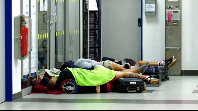 Ryanair strike: Hundreds of European flights cancelled