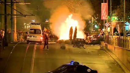 Румыния выходит на улицу