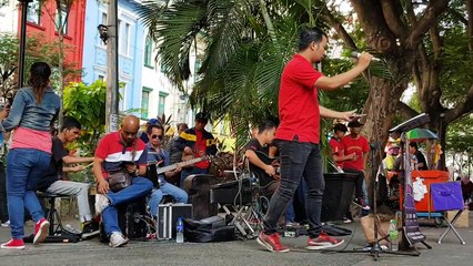 YANG PENTING HAPPY jangan sedih sedih nurul feat redeem buskers