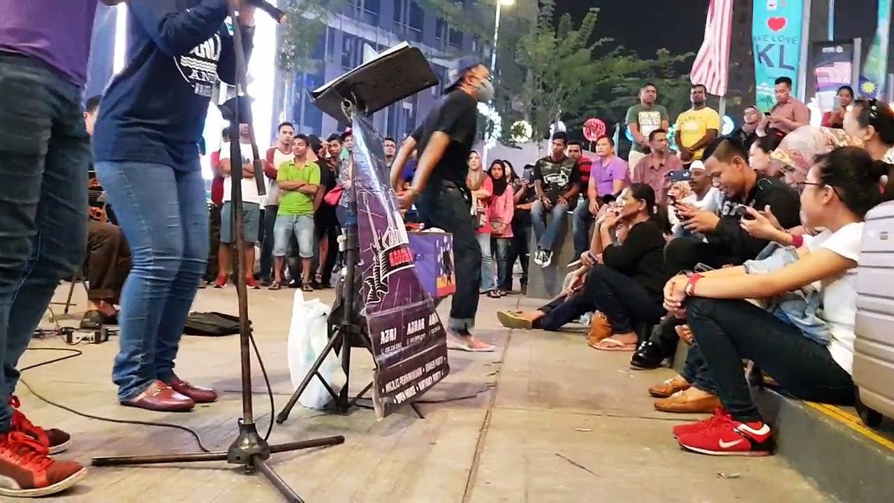 GOYANG DUA JARI,paling enak sekali di redeem buskers