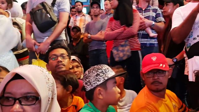 minah arab tak tahan terus masuk goyang,nurul ft redeem buskers-GOYANG DUMANG &SAKITNYAKU TUH DISINI