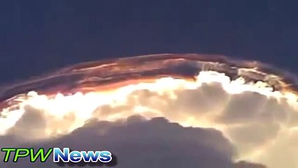 OVNI gigante en forma de nube sobre Indonesia