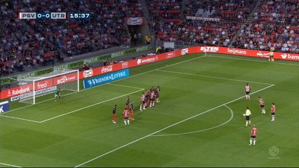 Pays-Bas - Le coup franc splendide de Pereiro pour le PSV