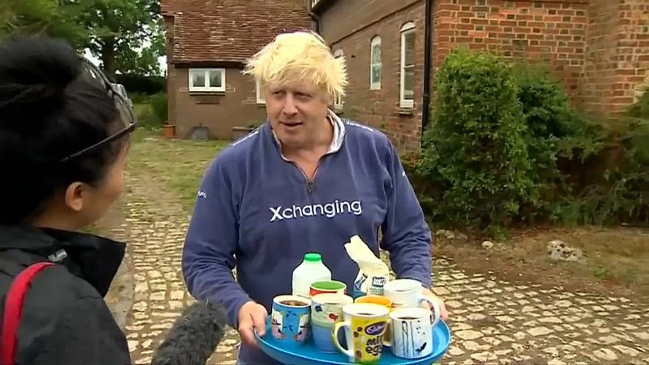 Tee gefällig? Boris Johnson in 'humanitärer Mission'