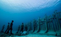أول متحف تحت سطح الماء... أكثر من 200 تمثال ومنحوتة من مواد صديقة للبيئة