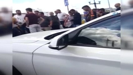 Taksim Meydanı'nda Taksiciler ile Kuryenin Kavgası Kamerada