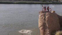 Kavurucu Sıcaklardan Kaçan Iraklılar Soluğu Dicle Nehri'nde Alıyor - Bağdat