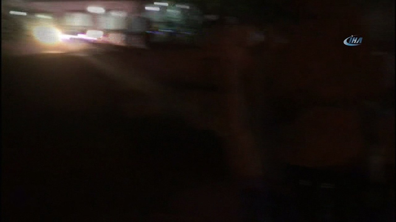 Düğün magandaları çocuklara aldırış etmeden defalarca havaya ateş açtı