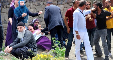 Çocuk Kavgasında Eline Taşı, Sopayı, Bıçağı Alan 100 Kişi Mahalleyi Savaş Alanına Çevirdi!