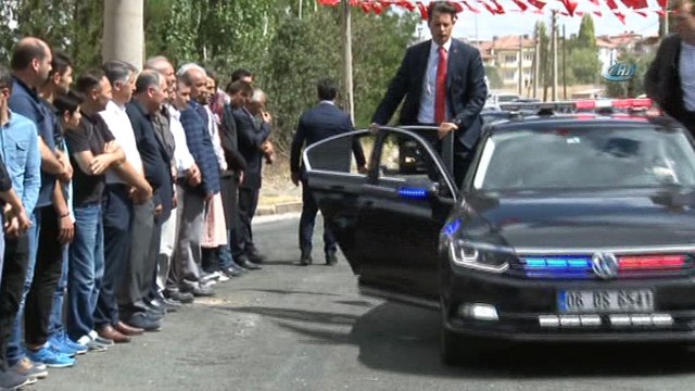Binali Yıldırım'dan bebeğiyle şehit olan annenin ailesine ziyaret